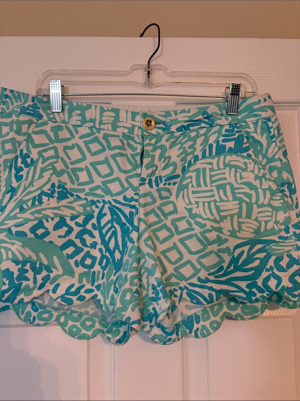 Lilly Pulitzer Teal & White Scalloped Hem Printed High-Waist Shorts Seaside aqua